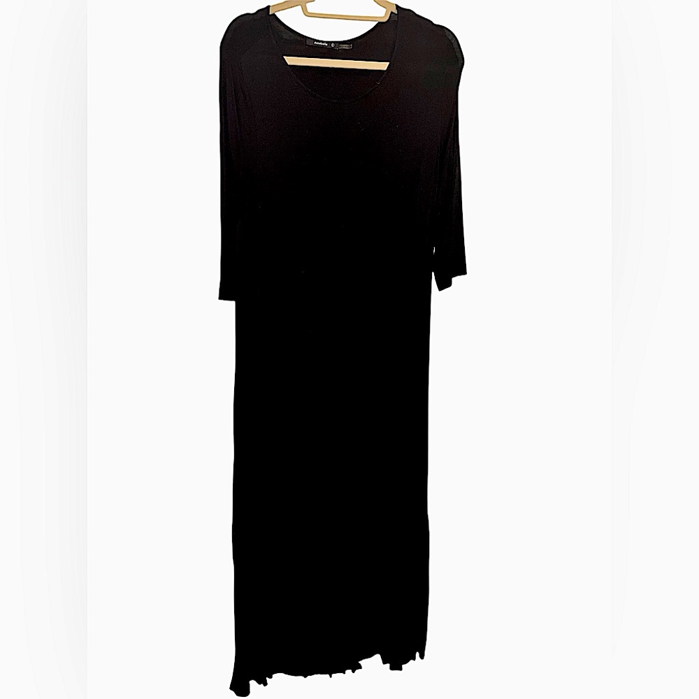 Annabelle maxi tshirt material dress, hi-low hem, 3/4 sleeves, side pockets